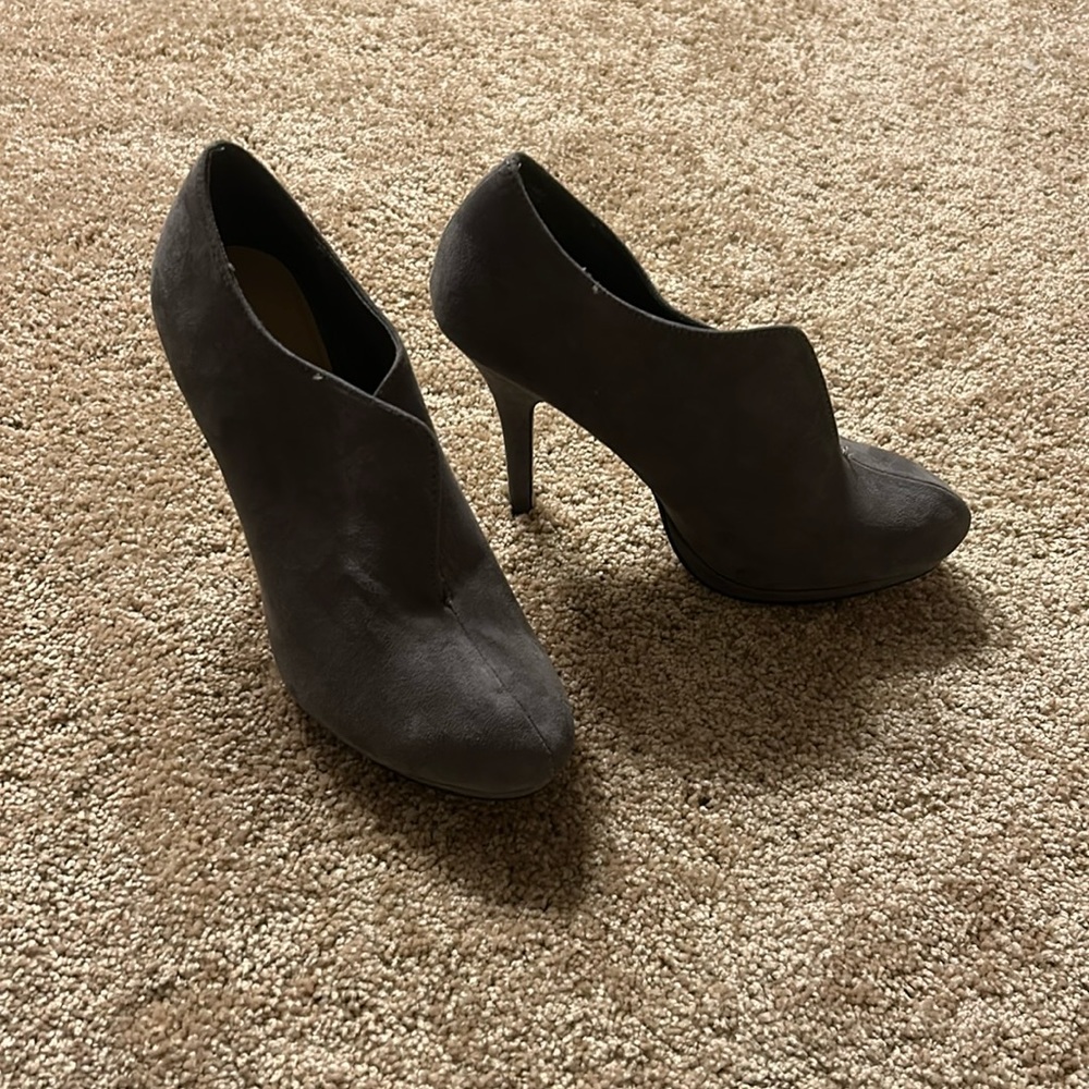 Apt 9 Gray Boots